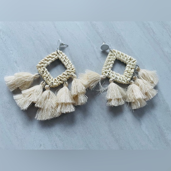 Beige Fashion Dangly Earrings - Picture 1 of 3